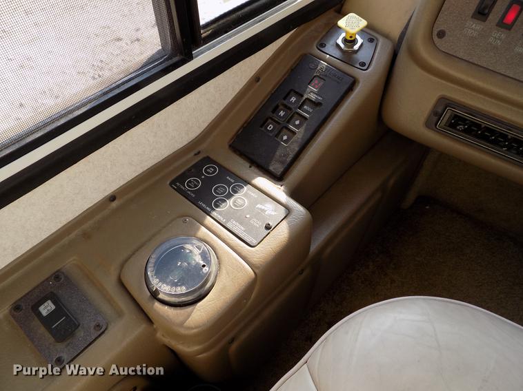 image for item DB9230 2002 National M390 RV