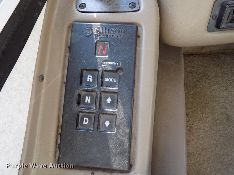 image for item DB9230 2002 National M390 RV