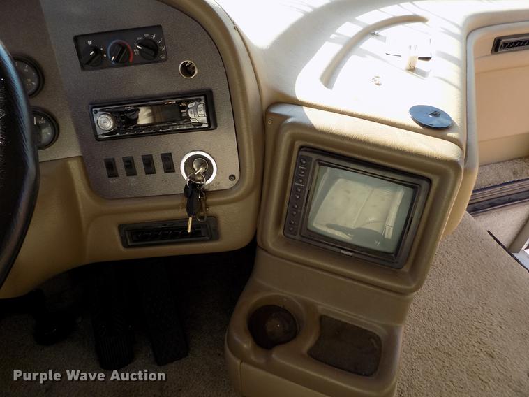 image for item DB9230 2002 National M390 RV