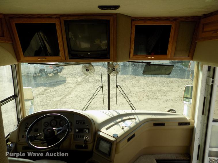 image for item DB9230 2002 National M390 RV