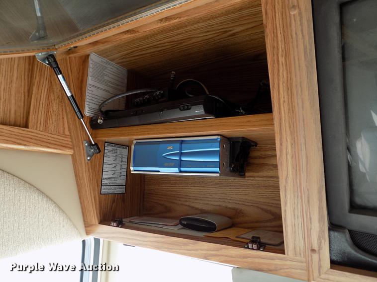 image for item DB9230 2002 National M390 RV