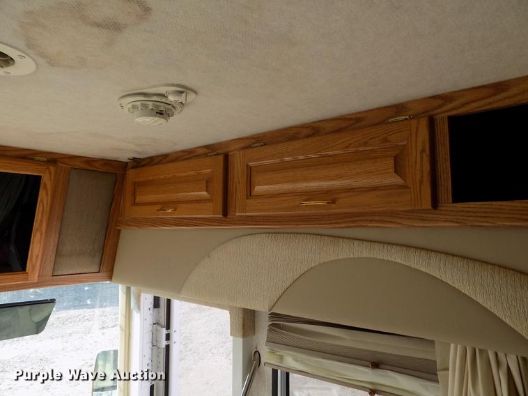 image for item DB9230 2002 National M390 RV