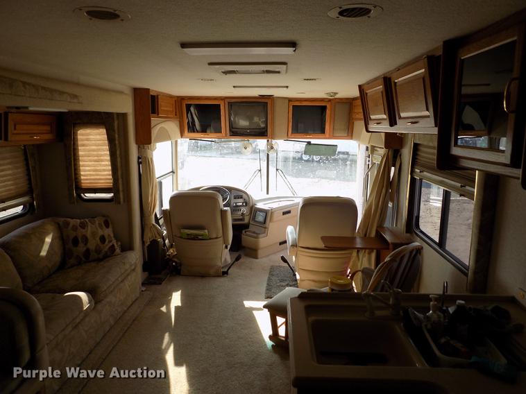 image for item DB9230 2002 National M390 RV