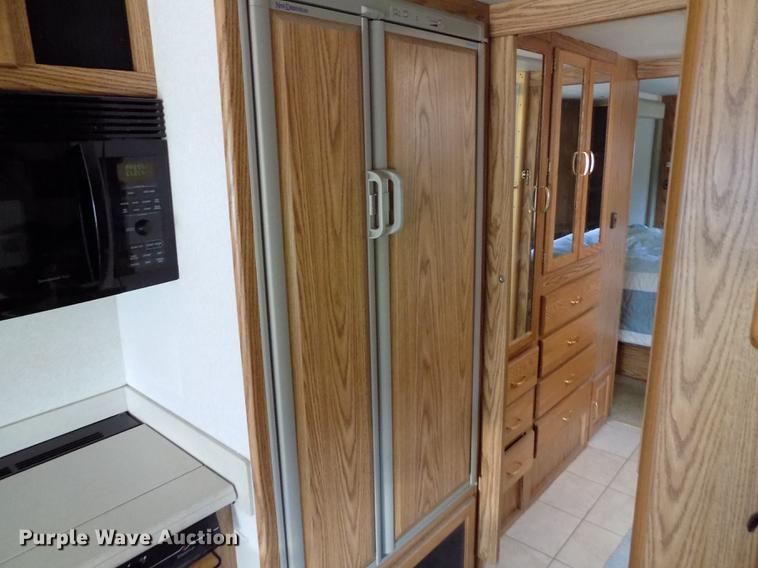 image for item DB9230 2002 National M390 RV