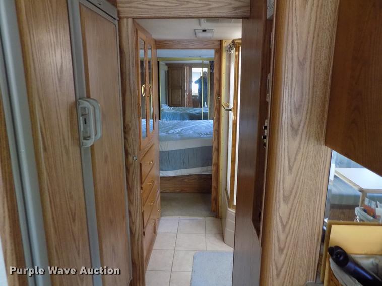 image for item DB9230 2002 National M390 RV