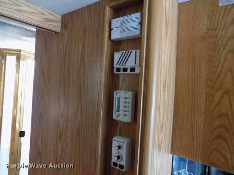 image for item DB9230 2002 National M390 RV