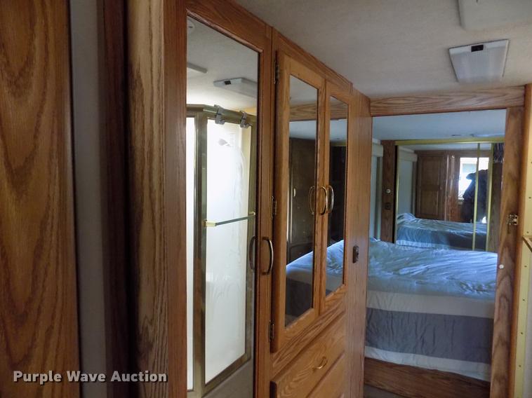 image for item DB9230 2002 National M390 RV