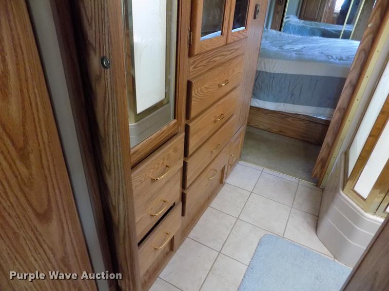 image for item DB9230 2002 National M390 RV