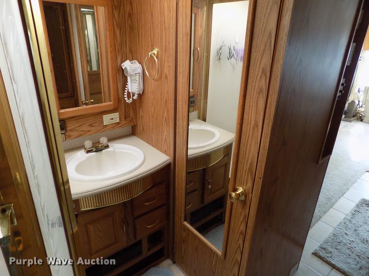 image for item DB9230 2002 National M390 RV