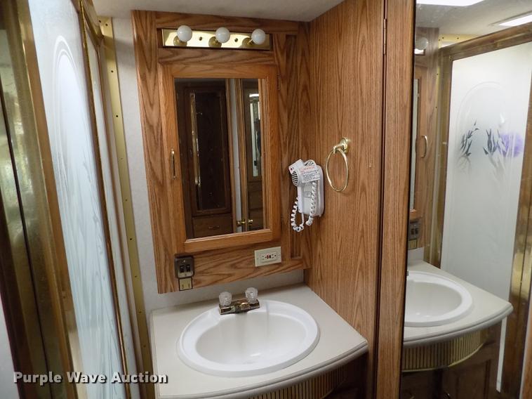 image for item DB9230 2002 National M390 RV