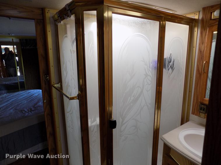 image for item DB9230 2002 National M390 RV