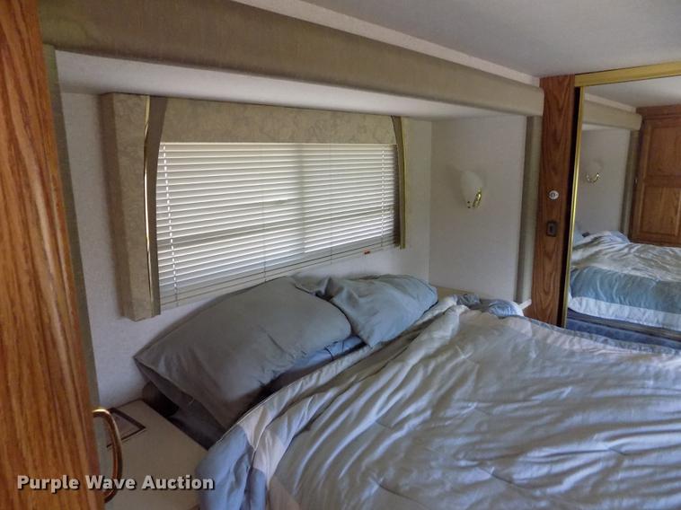 image for item DB9230 2002 National M390 RV