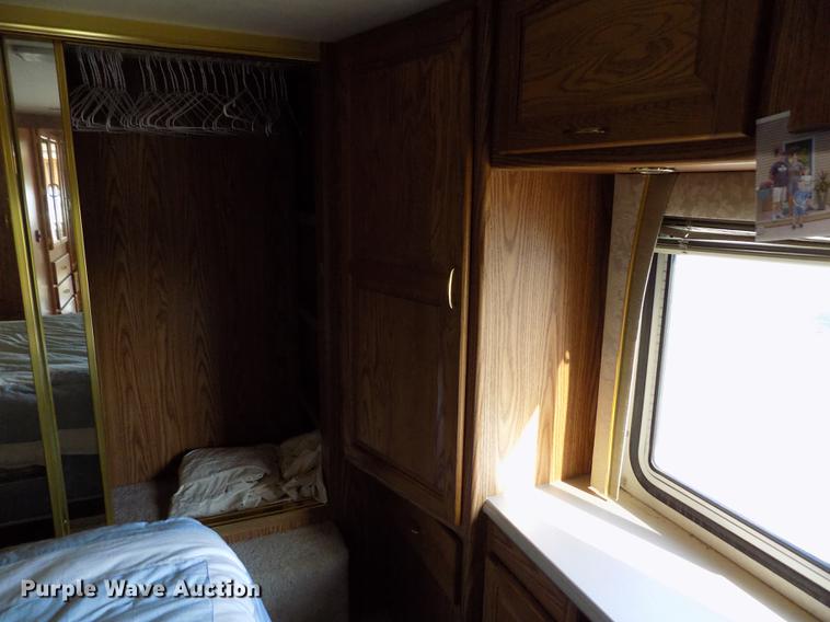 image for item DB9230 2002 National M390 RV