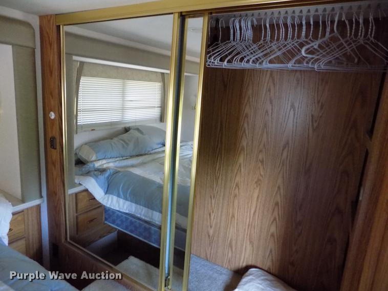 image for item DB9230 2002 National M390 RV