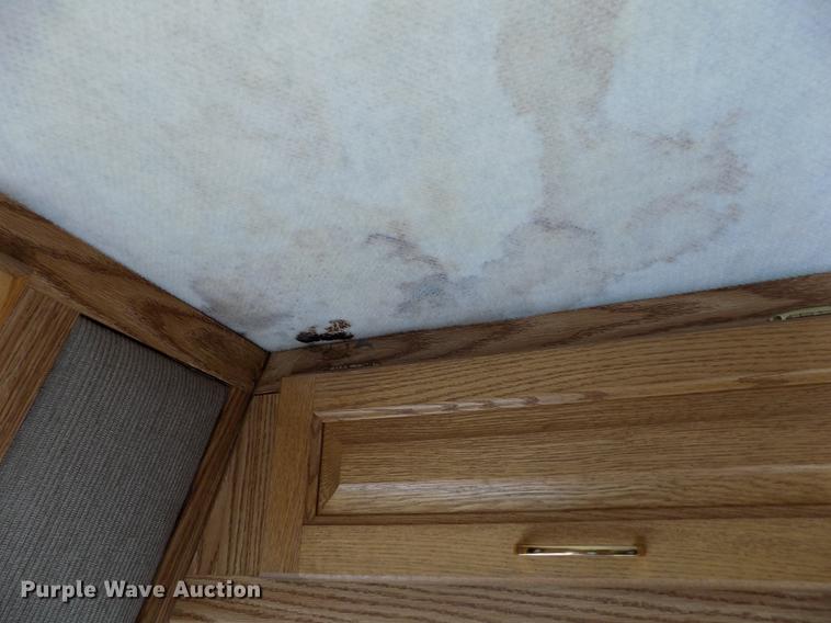 image for item DB9230 2002 National M390 RV