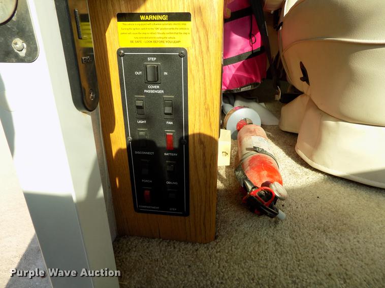 image for item DB9230 2002 National M390 RV