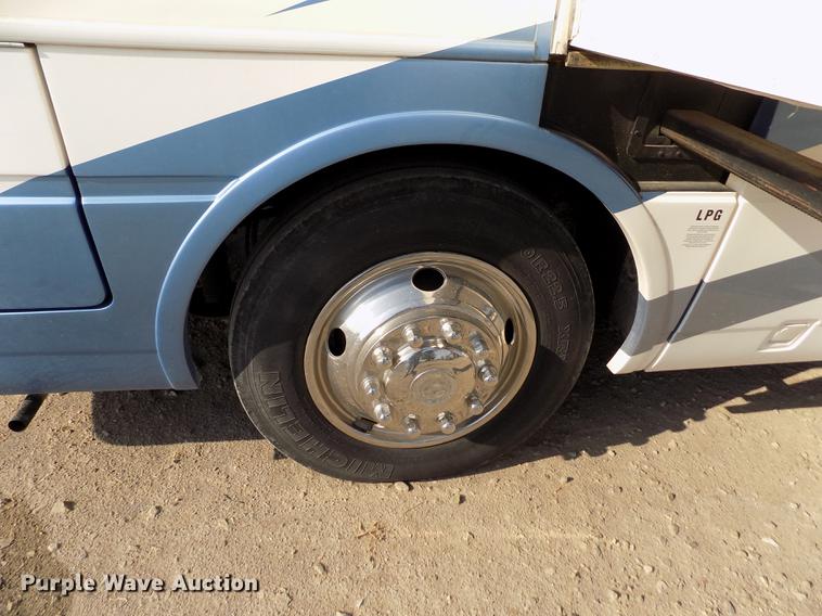 image for item DB9230 2002 National M390 RV