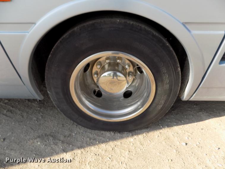 image for item DB9230 2002 National M390 RV