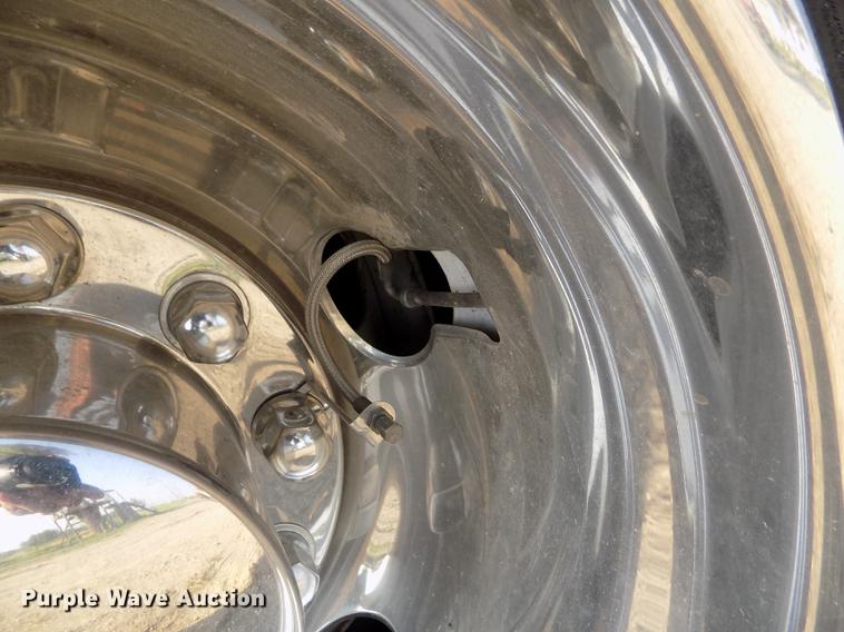 image for item DB9230 2002 National M390 RV