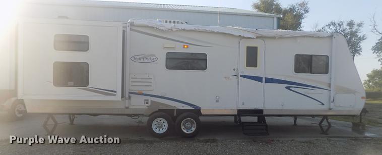 image for item DB9231 2008 R-Vision Trail Cruiser 30BHDS camper