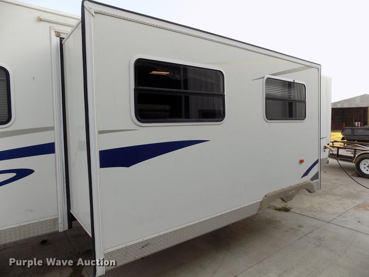 image for item DB9231 2008 R-Vision Trail Cruiser 30BHDS camper