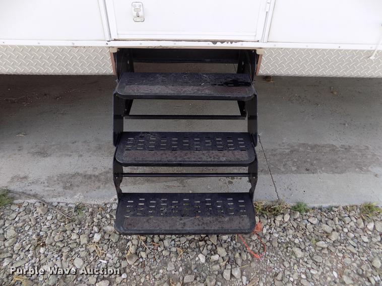 image for item DB9231 2008 R-Vision Trail Cruiser 30BHDS camper