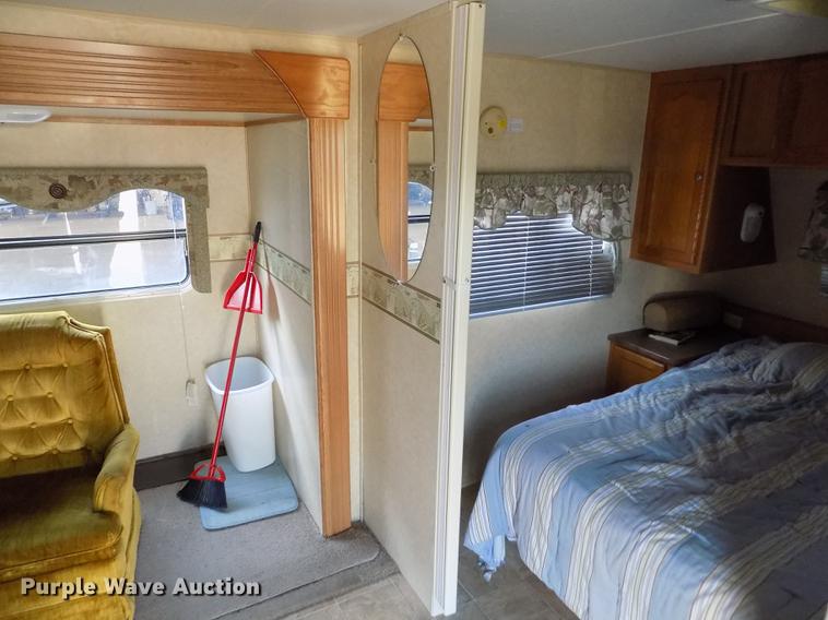 image for item DB9231 2008 R-Vision Trail Cruiser 30BHDS camper