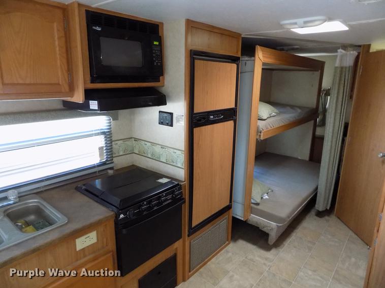 image for item DB9231 2008 R-Vision Trail Cruiser 30BHDS camper