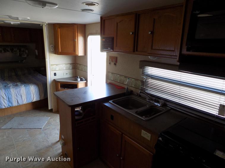 image for item DB9231 2008 R-Vision Trail Cruiser 30BHDS camper