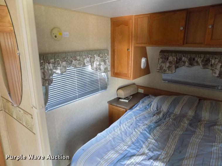 image for item DB9231 2008 R-Vision Trail Cruiser 30BHDS camper