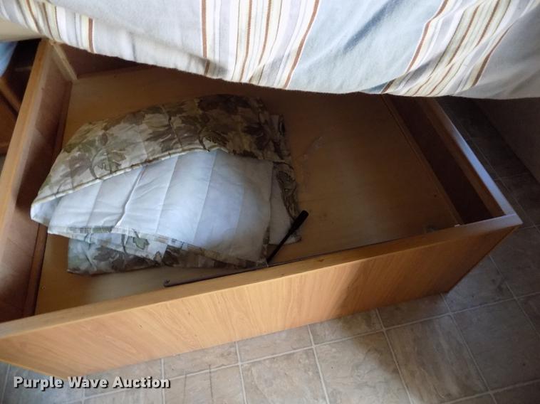 image for item DB9231 2008 R-Vision Trail Cruiser 30BHDS camper