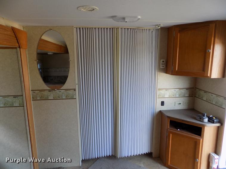 image for item DB9231 2008 R-Vision Trail Cruiser 30BHDS camper