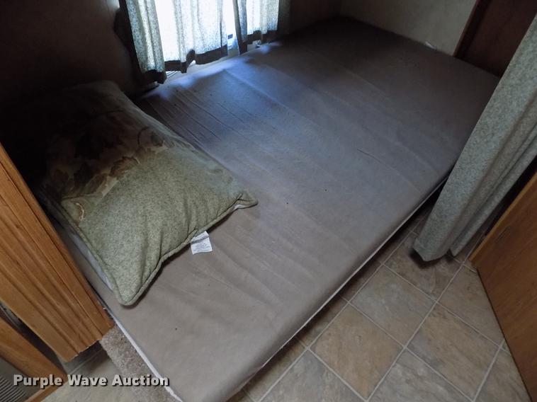 image for item DB9231 2008 R-Vision Trail Cruiser 30BHDS camper