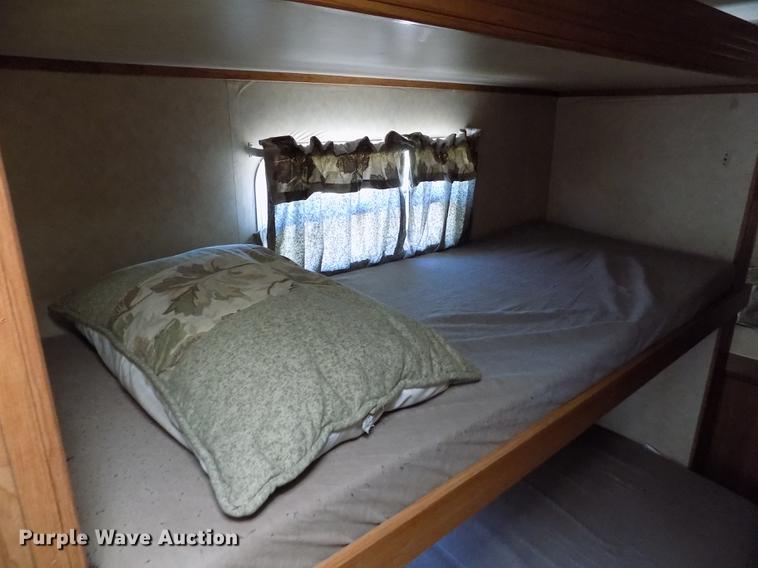 image for item DB9231 2008 R-Vision Trail Cruiser 30BHDS camper