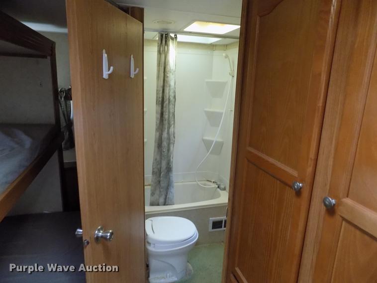 image for item DB9231 2008 R-Vision Trail Cruiser 30BHDS camper