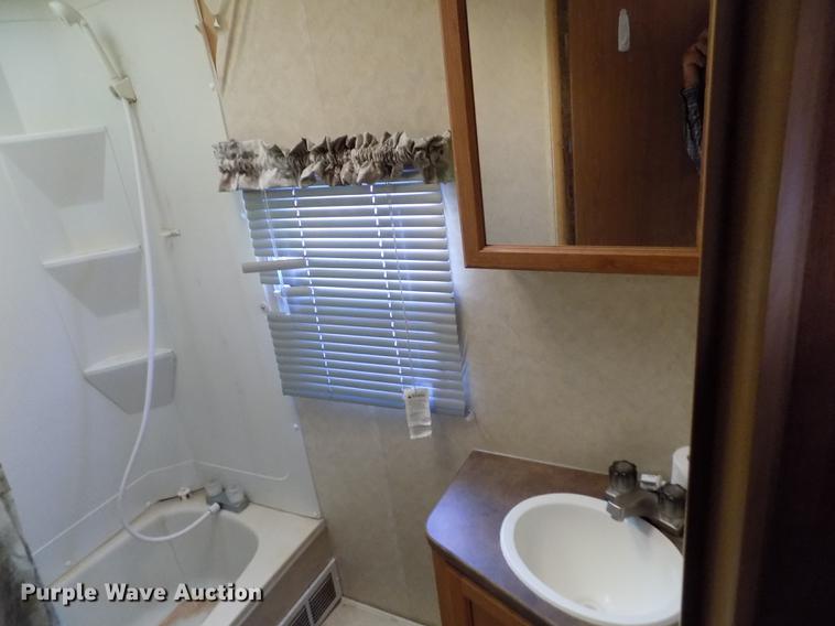 image for item DB9231 2008 R-Vision Trail Cruiser 30BHDS camper