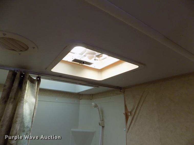 image for item DB9231 2008 R-Vision Trail Cruiser 30BHDS camper