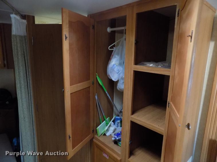 image for item DB9231 2008 R-Vision Trail Cruiser 30BHDS camper