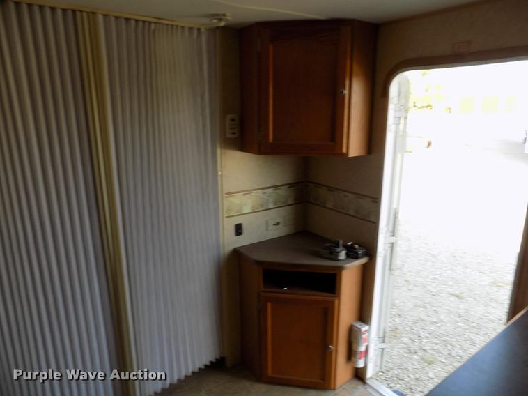 image for item DB9231 2008 R-Vision Trail Cruiser 30BHDS camper