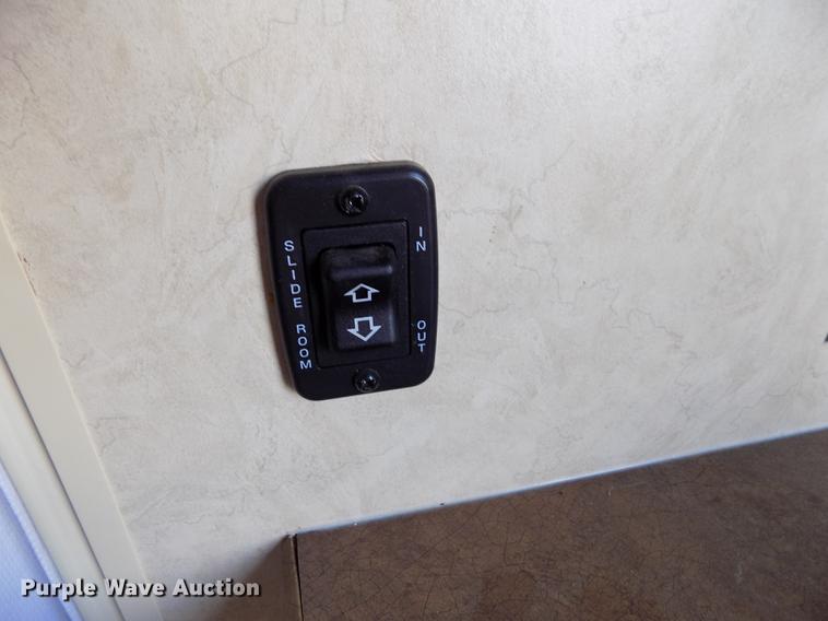 image for item DB9231 2008 R-Vision Trail Cruiser 30BHDS camper