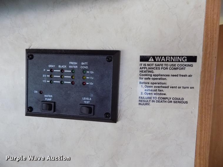 image for item DB9231 2008 R-Vision Trail Cruiser 30BHDS camper