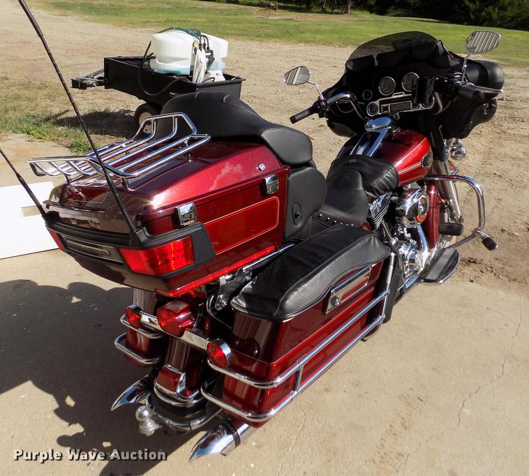 image for item DB9232 2008 Harley Davidson FLHTCU Ultra Classic motorcycle