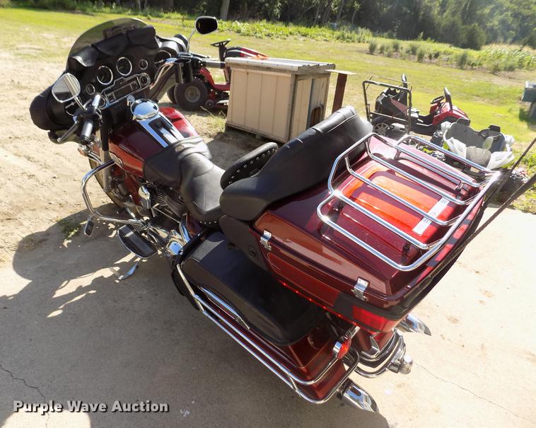 image for item DB9232 2008 Harley Davidson FLHTCU Ultra Classic motorcycle