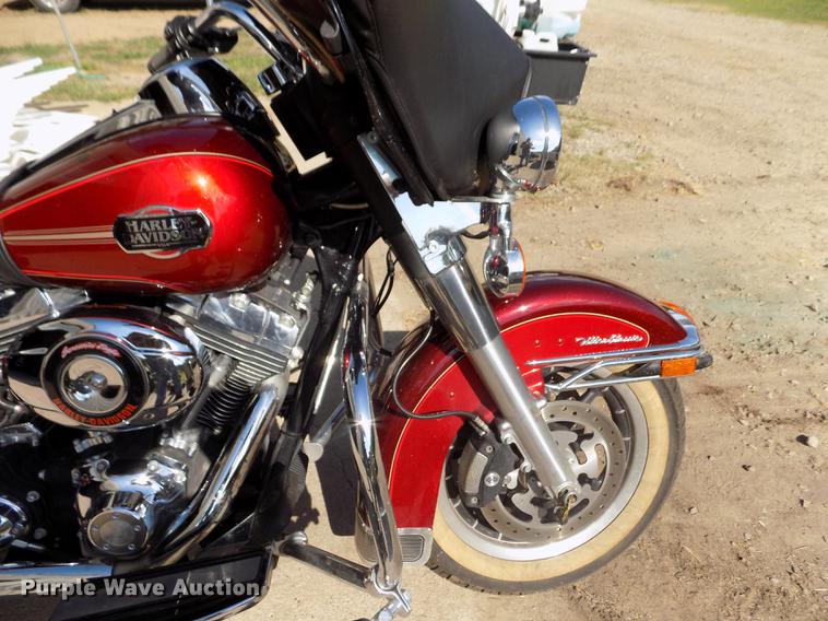 image for item DB9232 2008 Harley Davidson FLHTCU Ultra Classic motorcycle