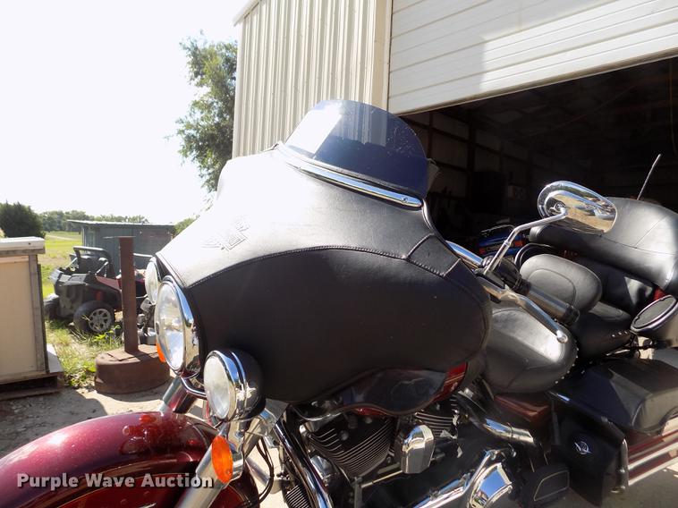 image for item DB9232 2008 Harley Davidson FLHTCU Ultra Classic motorcycle