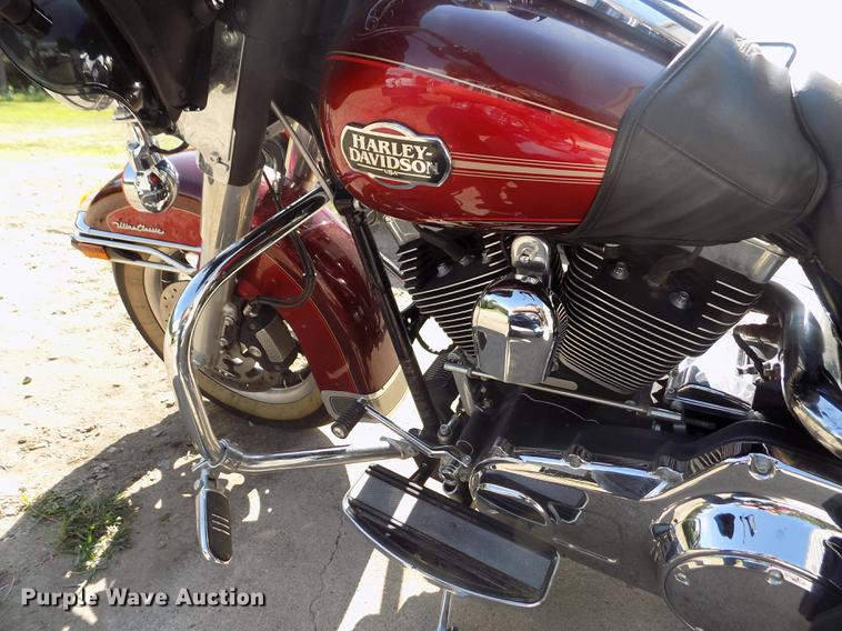 image for item DB9232 2008 Harley Davidson FLHTCU Ultra Classic motorcycle