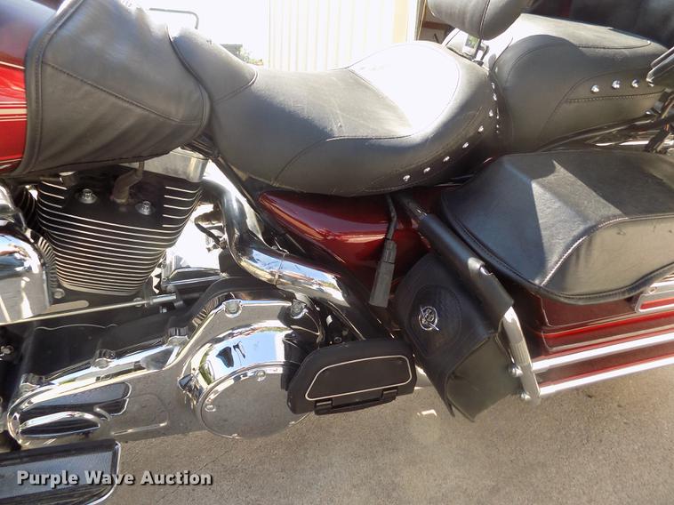 image for item DB9232 2008 Harley Davidson FLHTCU Ultra Classic motorcycle