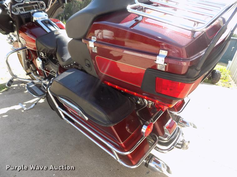 image for item DB9232 2008 Harley Davidson FLHTCU Ultra Classic motorcycle