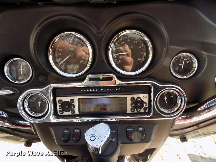 image for item DB9232 2008 Harley Davidson FLHTCU Ultra Classic motorcycle