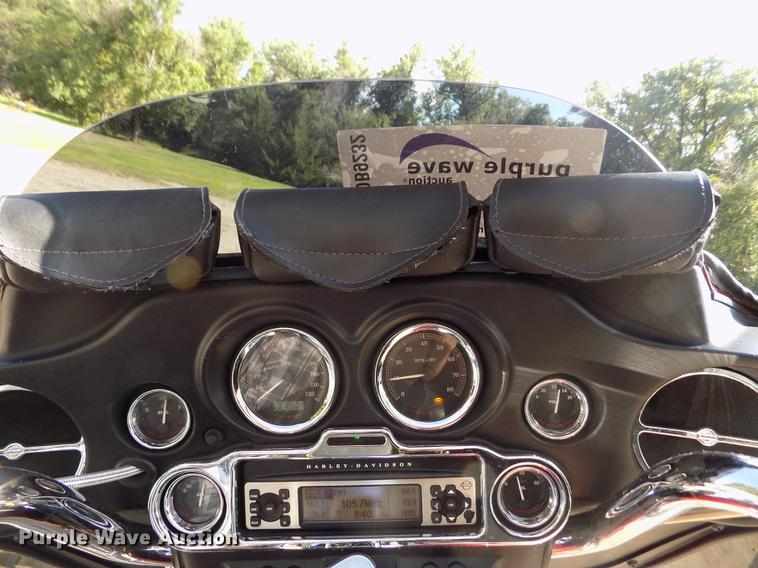 image for item DB9232 2008 Harley Davidson FLHTCU Ultra Classic motorcycle